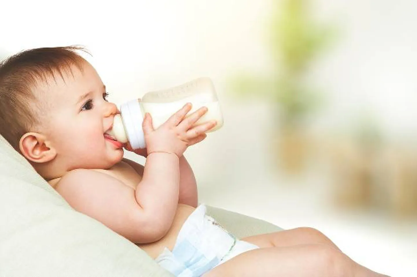 Sữa non Colostrum đầy đủ protein, những kháng thể, Vi-Ta-Min và khoáng hóa học quan trọng mang đến sức mạnh và sự cách tân và phát triển của bé nhỏ,