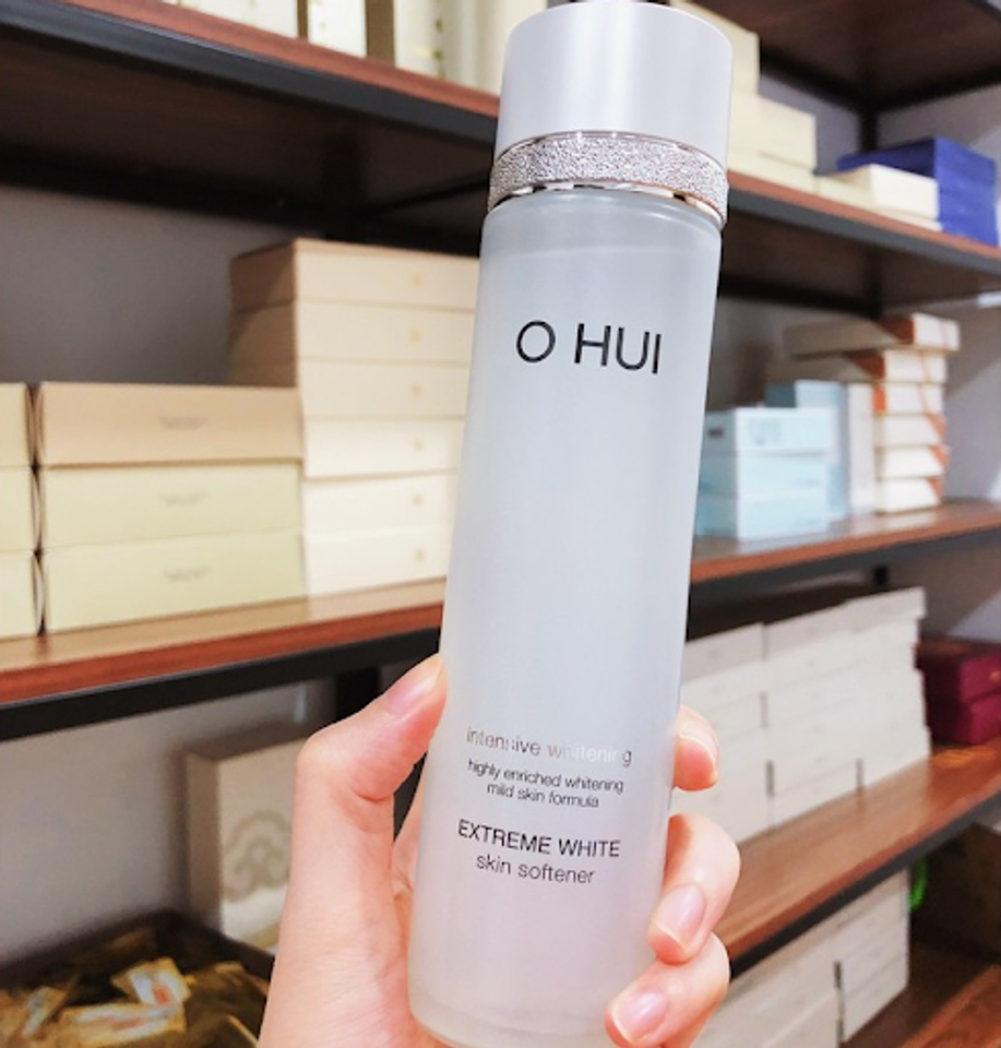 Nước c&acirc;n bằng dưỡng trắng da Ohui Extreme White Skin Softener