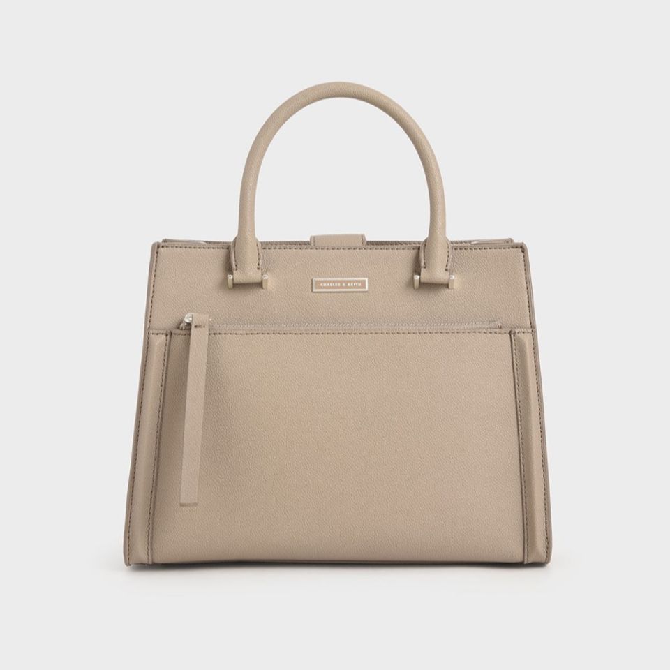 Túi Charles & Keith Double Handle Front Zip Tote CK2-30781467-2 Sand kiểu dáng thanh lịch