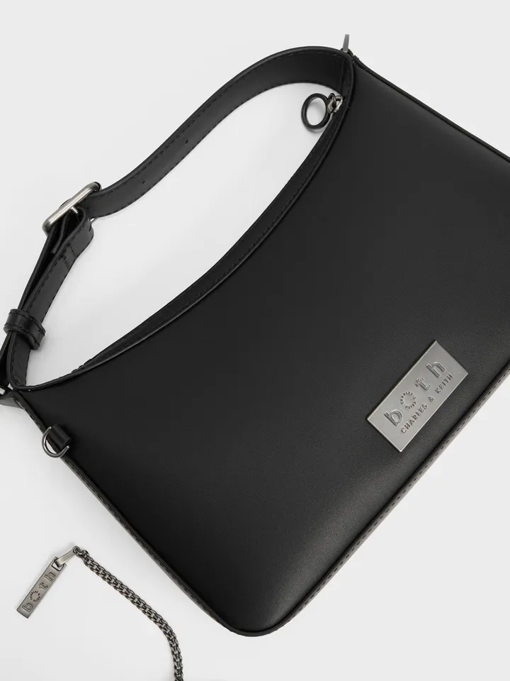 Túi Charles & Keith Jules Leather Chain-Embellished Bag SL2-20781897 Black được làm từ chất liệu cao cấp 
