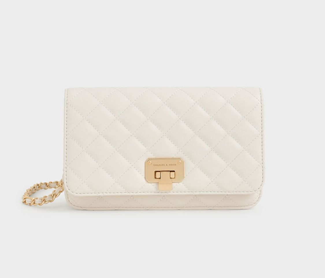T&uacute;i đeo ch&eacute;o nữ Charles & Keith Quilted Push-Lock Clutch m&agrave;u kem đẹp