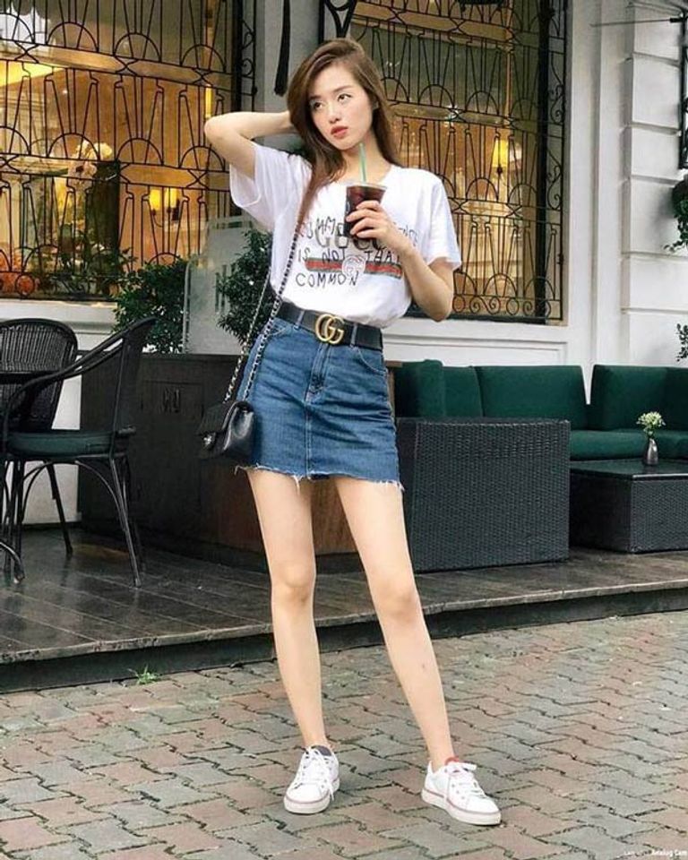 &aacute;o thun ch&acirc;n v&aacute;y c&ugrave;ng t&uacute;i đeo ch&eacute;o nữ đẹp