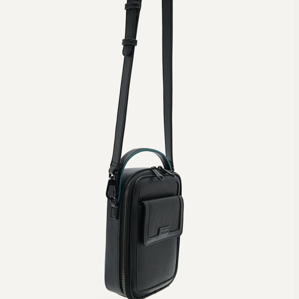 Túi Pedro Black Synthetic Leather Zipper Sling Bag PM2-26320161