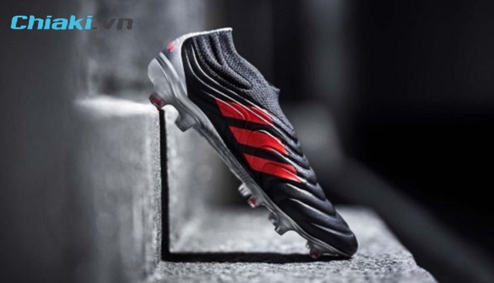 Gi&agrave;y kh&ocirc;ng d&acirc;y Copa Adidas