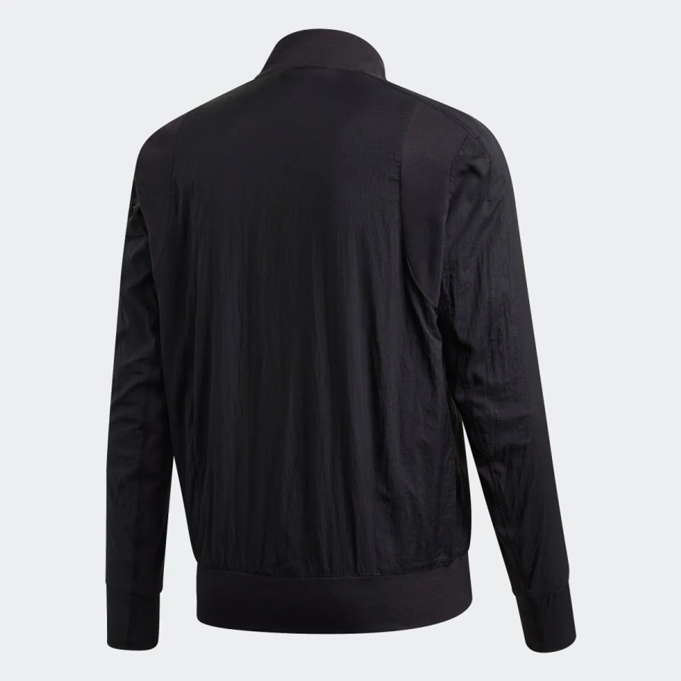 Mặt sau áo khoác gió Adidas VRCT Light Jacket FI4684 màu đen