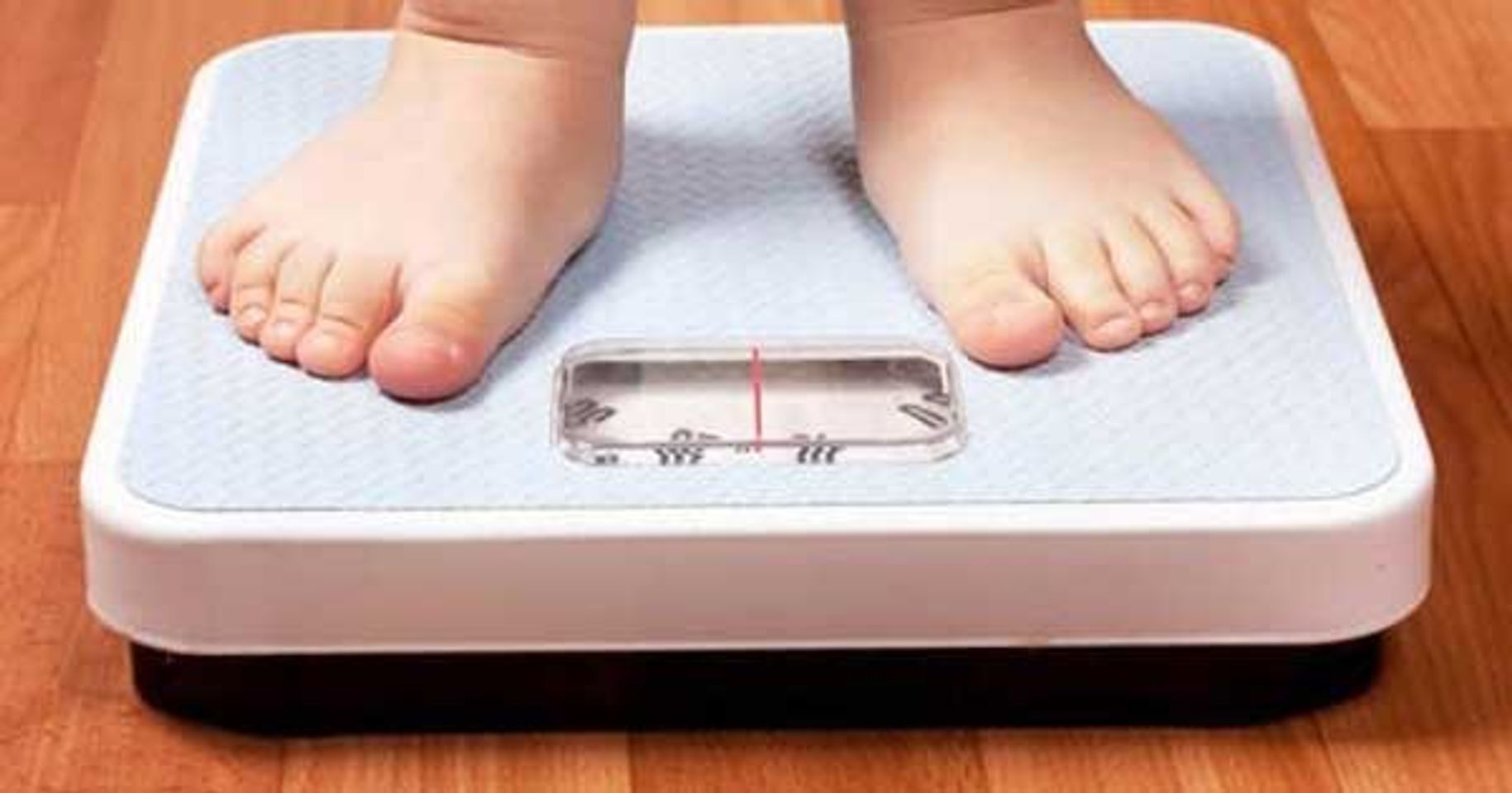 dấu hiệu trẻ kh&ocirc;ng hợp sữa c&ocirc;ng thức l&agrave; kh&ocirc;ng tăng c&acirc;n