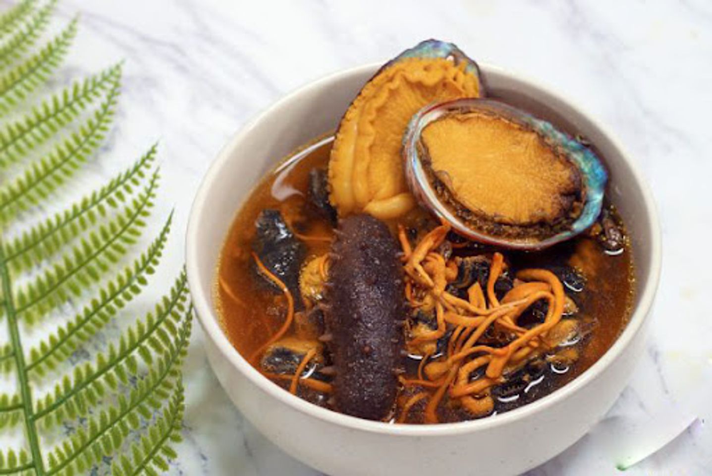 Canh đ&ocirc;ng tr&ugrave;ng hạ thảo nh&acirc;n s&acirc;m b&agrave;o ngư