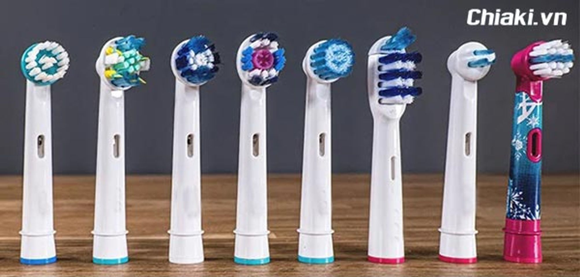 Mua b&agrave;n chải điện h&atilde;y xem thiết kế của đầu l&ocirc;ng