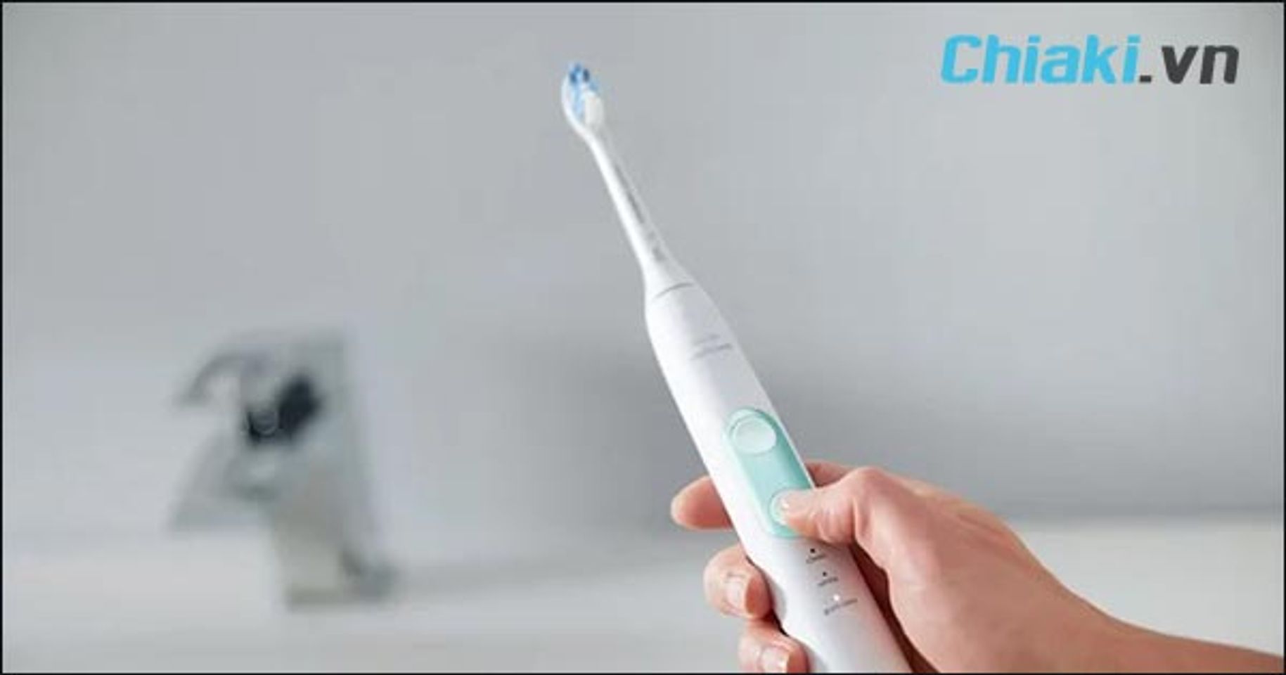 Kiểm tra c&aacute;c t&iacute;nh năng được t&iacute;ch hợp tr&ecirc;n b&agrave;n chải điện