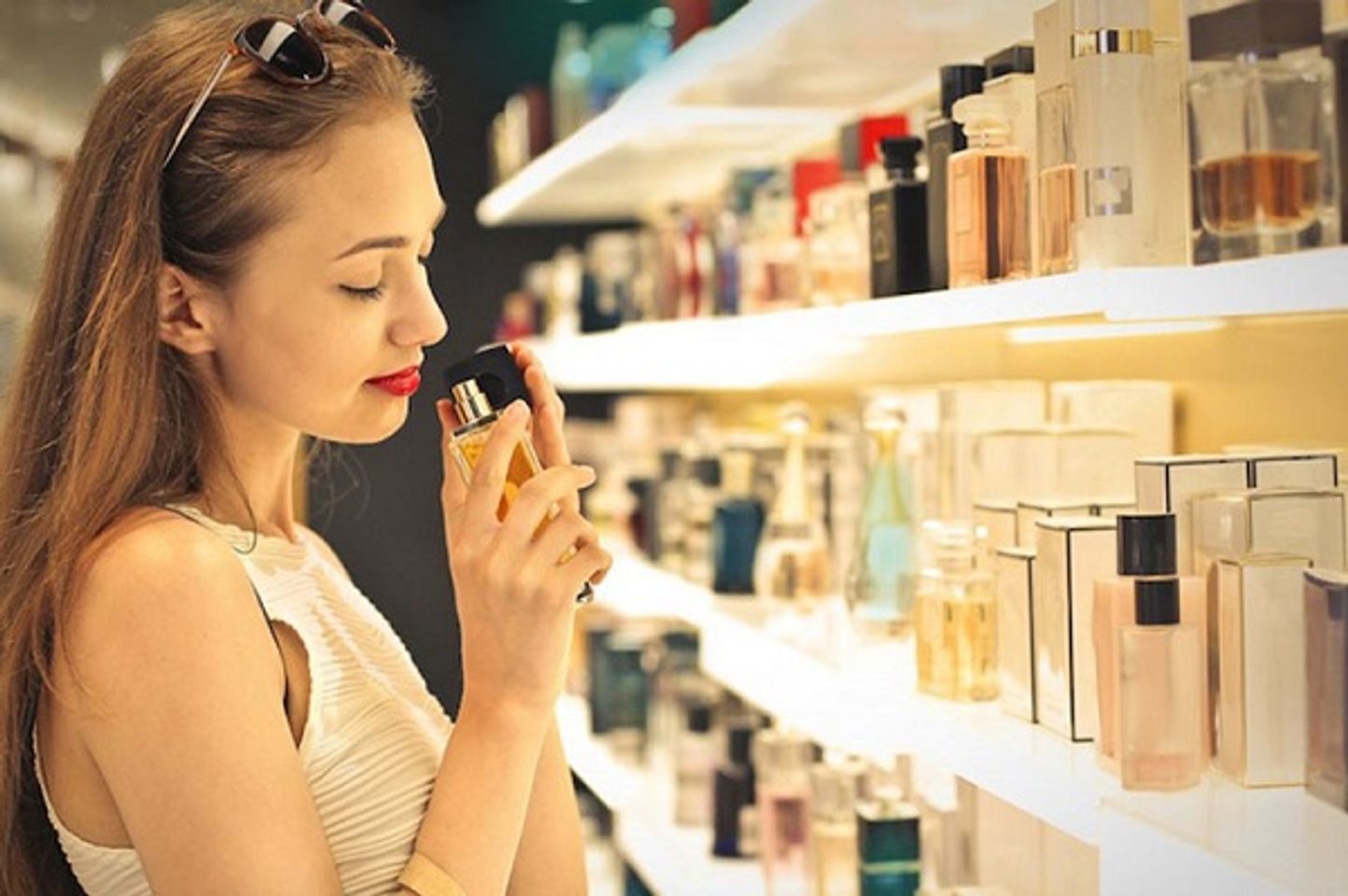 Kinh nghiệm test và chọn nước hoa Chanel nữ chính hãng