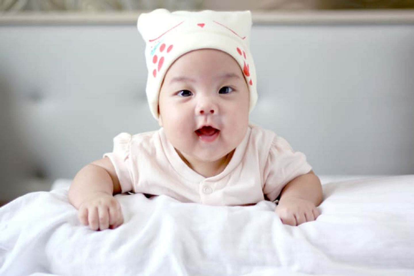 Trẻ 3 th&aacute;ng tuổi nặng bao nhi&ecirc;u kg l&agrave; chuẩn