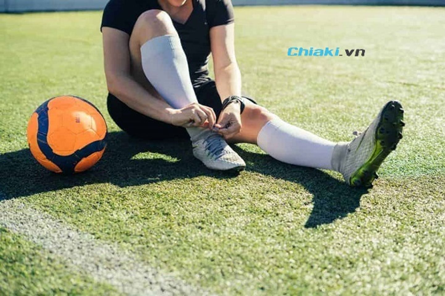 Kiểu xỏ d&acirc;y n&uacute;t chạy (Runner&rsquo;s loop) - Xỏ d&acirc;y kh&oacute;a tr&ecirc;n