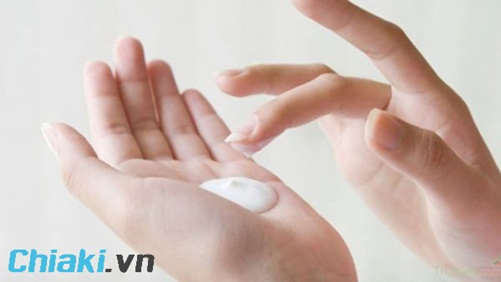 C&aacute;ch sử dụng kem trị nứt cổ g&agrave; hiệu quả&nbsp;