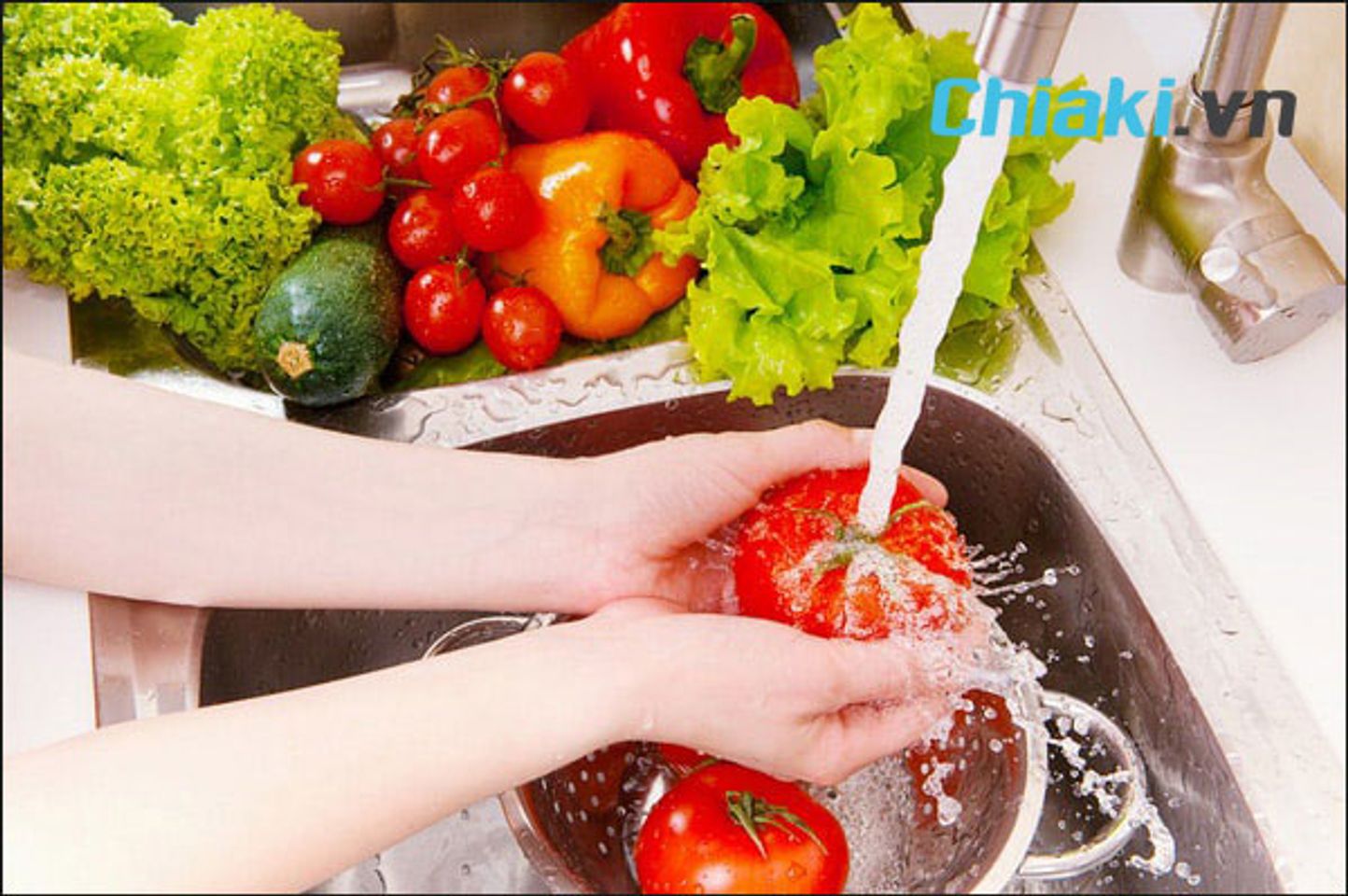sơ chế nguy&ecirc;n liệu trước khi sử dụng m&aacute;y xay sinh tố