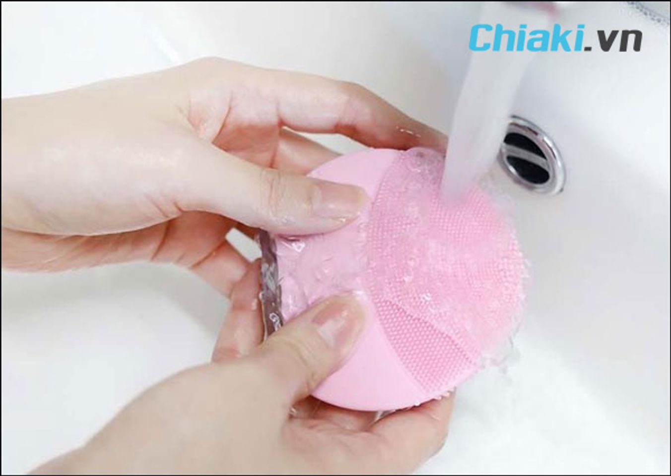 c&aacute;ch l&agrave;m sạch m&aacute;y rửa mặt silicon