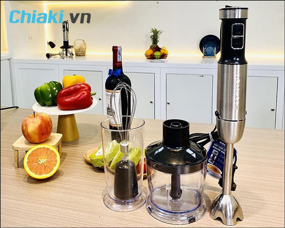 review m&aacute;y xay sinh tố cầm tay