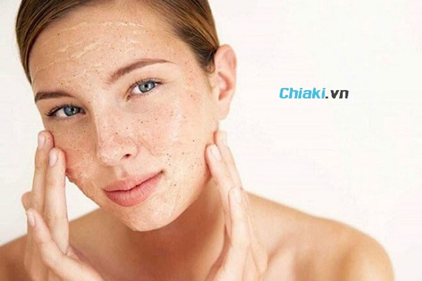 Một số lưu &yacute; khi d&ugrave;ng tẩy da chết cho da nhạy cảm