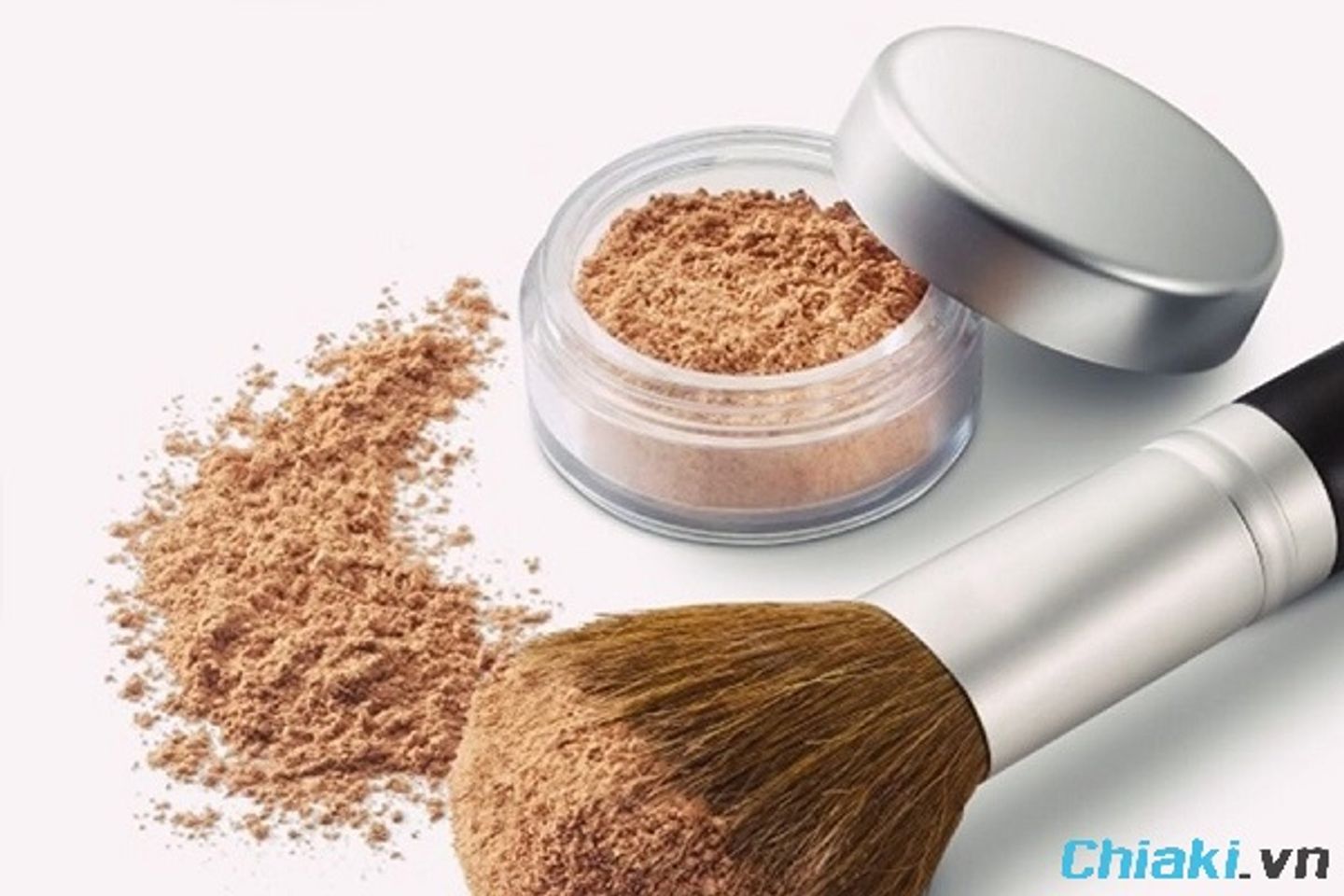 Cách trang điểm cho nàng mặt tròn thon gọn, chuẩn V-line tức thì
