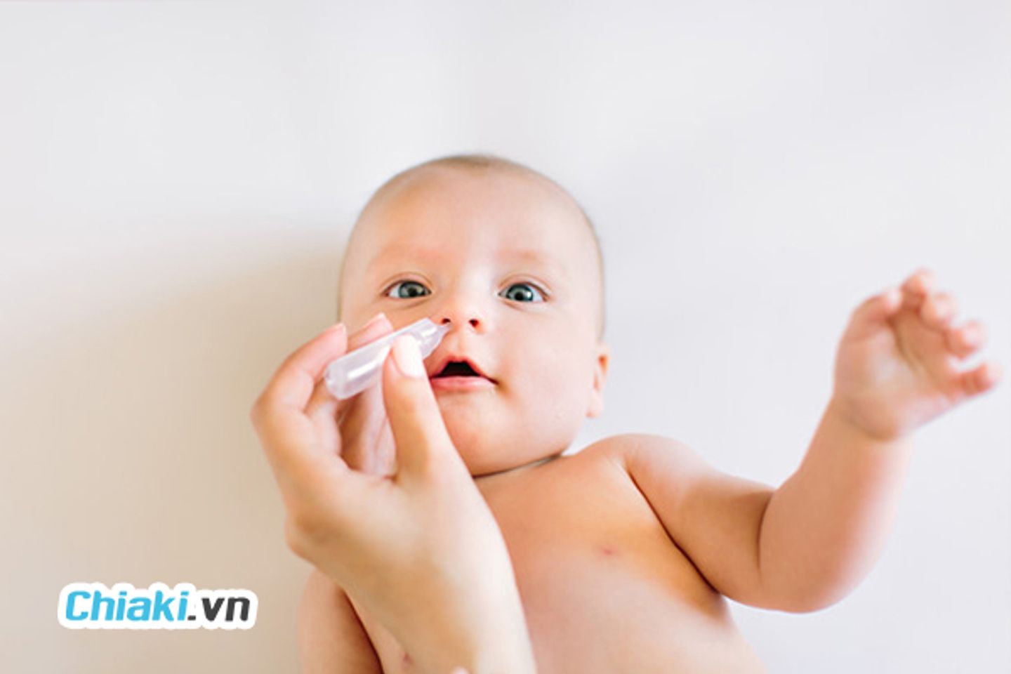 Top 5 thuốc nhỏ mắt cho trẻ sơ sinh tốt được bác sĩ khuyên dùng