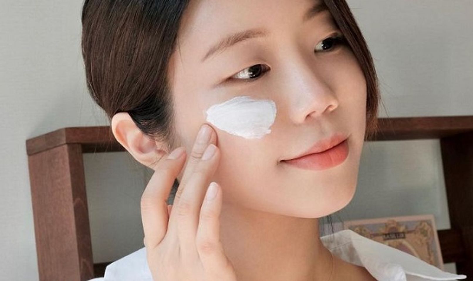 C&aacute;ch sử dụng kem chống nắng Biore