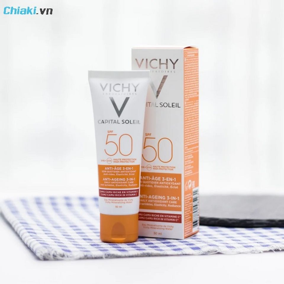 Kem chống nắng Vichy cho da dầu mụn Capital Soleil SPF 50 Anti-Age 3-in-1