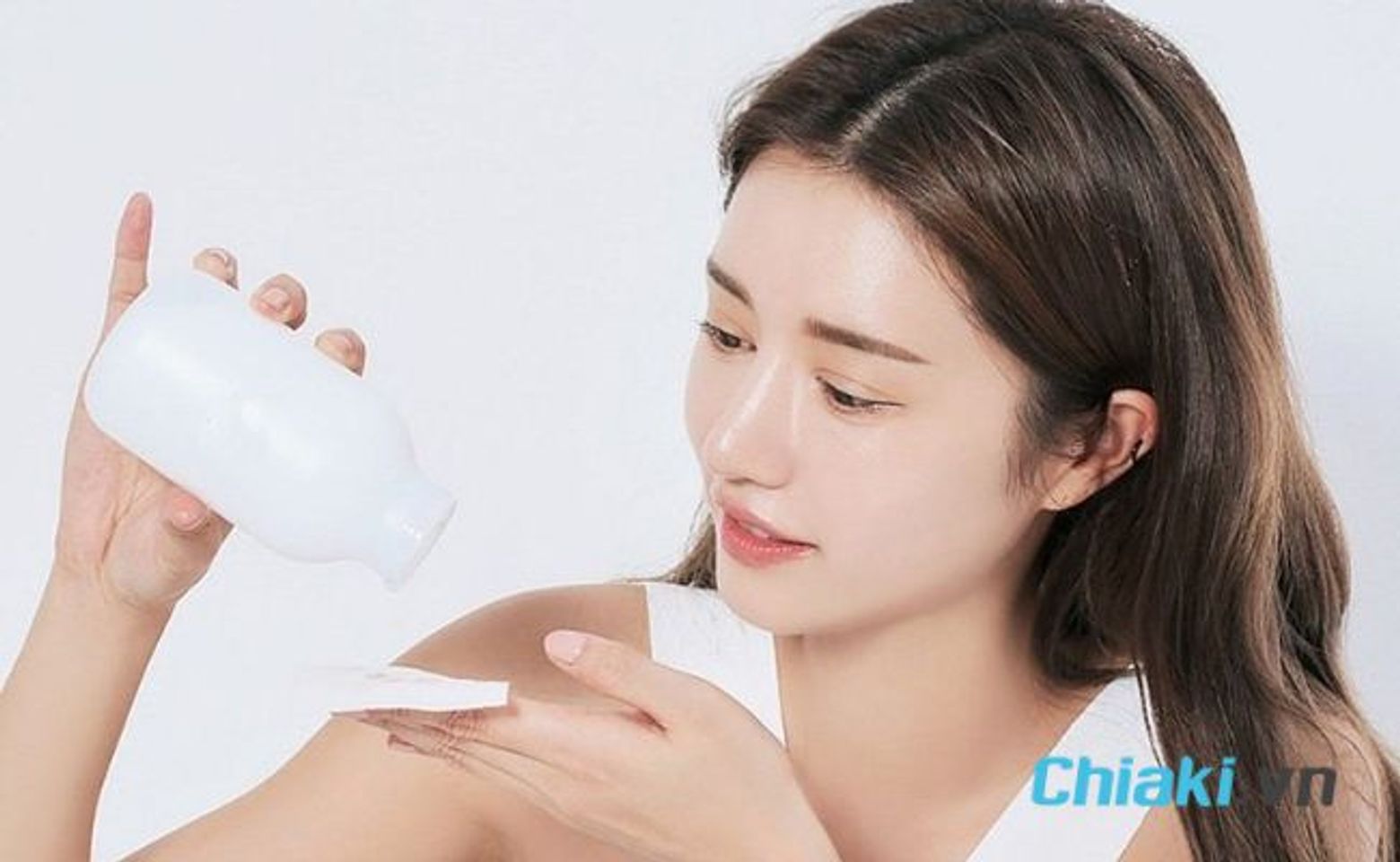 Nước tẩy trang l&agrave; g&igrave;