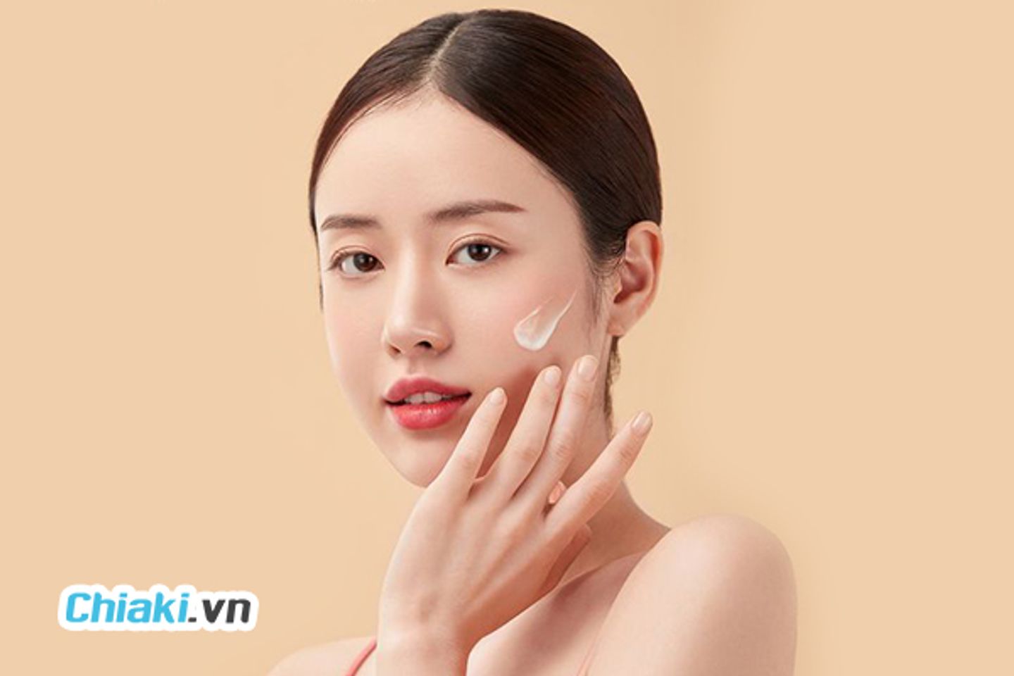 N&ecirc;n b&ocirc;i kem chống nắng trước hay kem dưỡng trước?