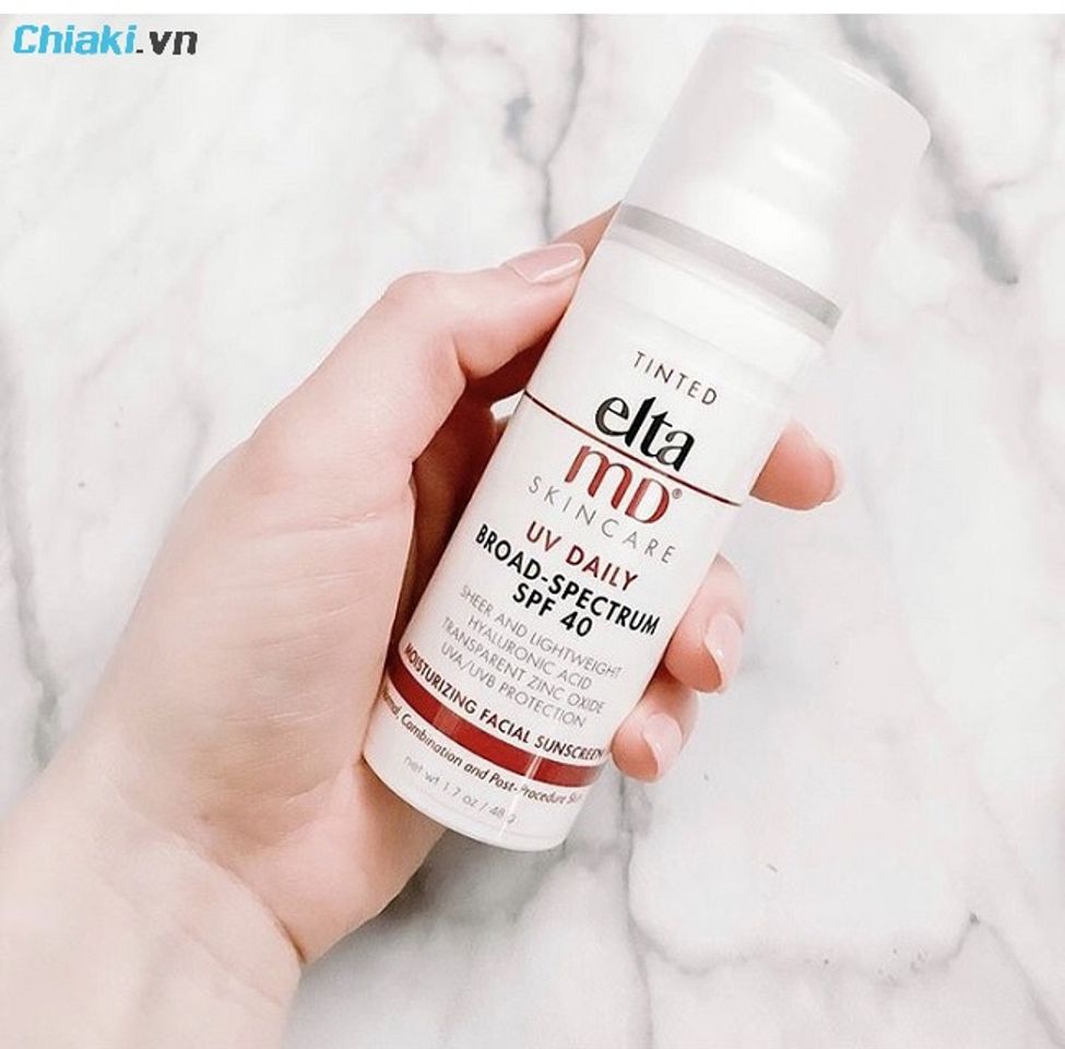 Kem chống nắng dưỡng ẩm Elta md 40 dành cho da khô