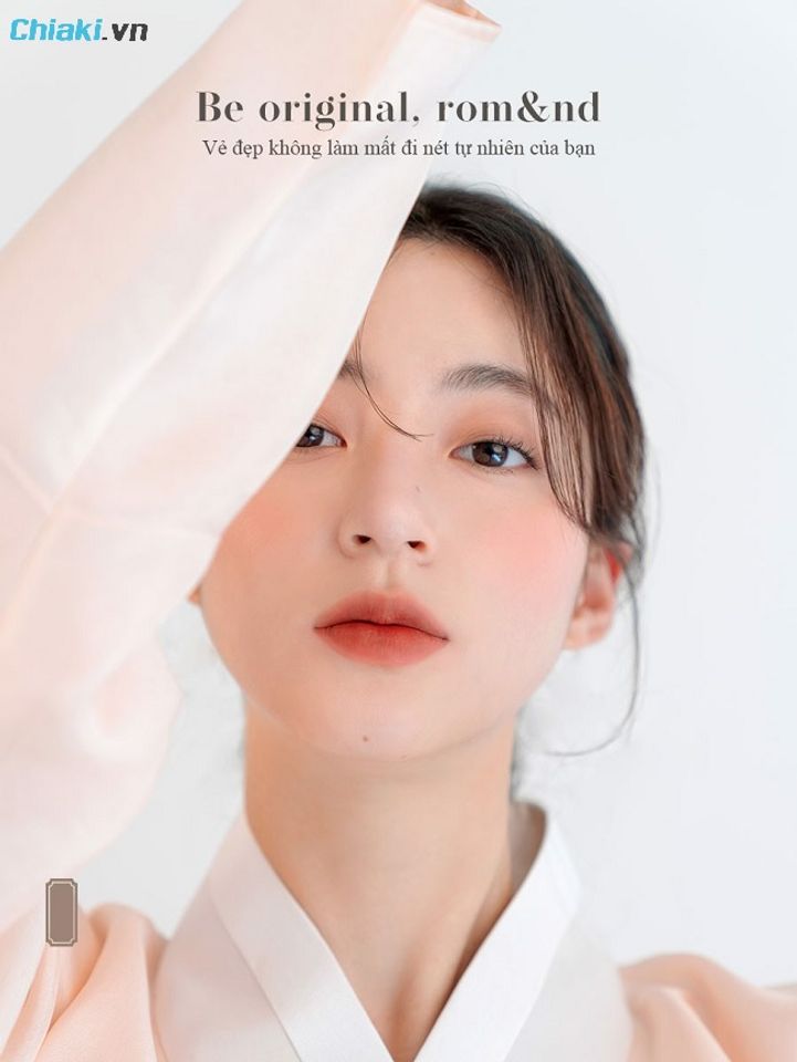 Son Romand Hanbok Glasting Water Tint lấy cảm hứng từ bộ Hanbok