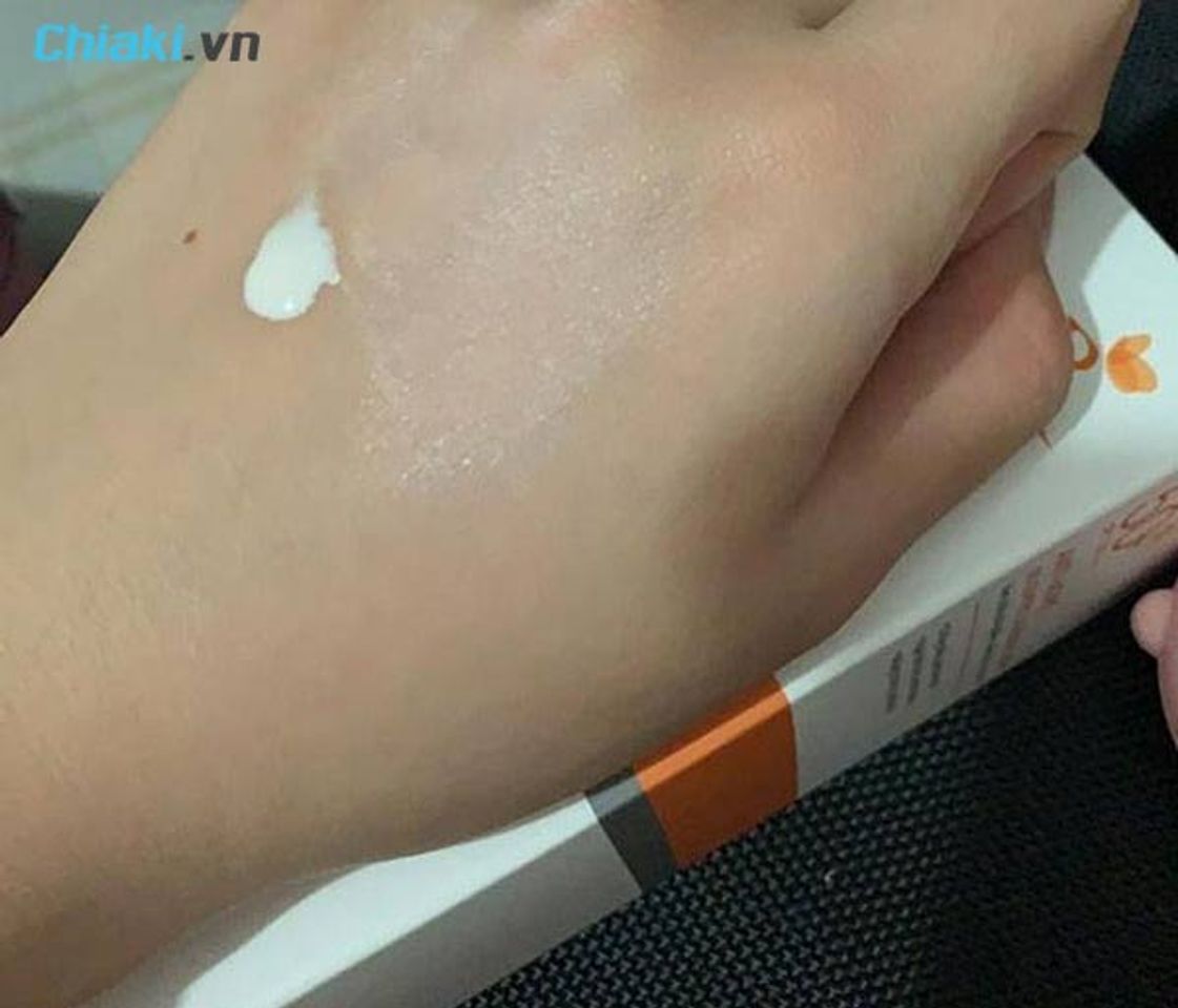 Chất kem chống nắng decumar lỏng nhẹ, dễ t&aacute;n