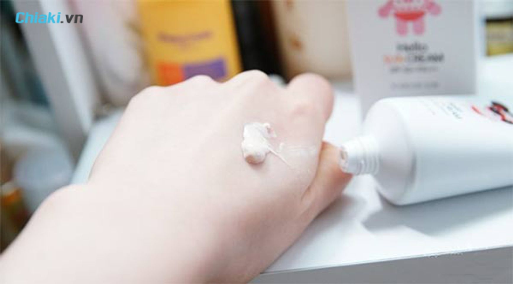 kết cấu của Kem chống nắng Karadium Hello Sun Cream