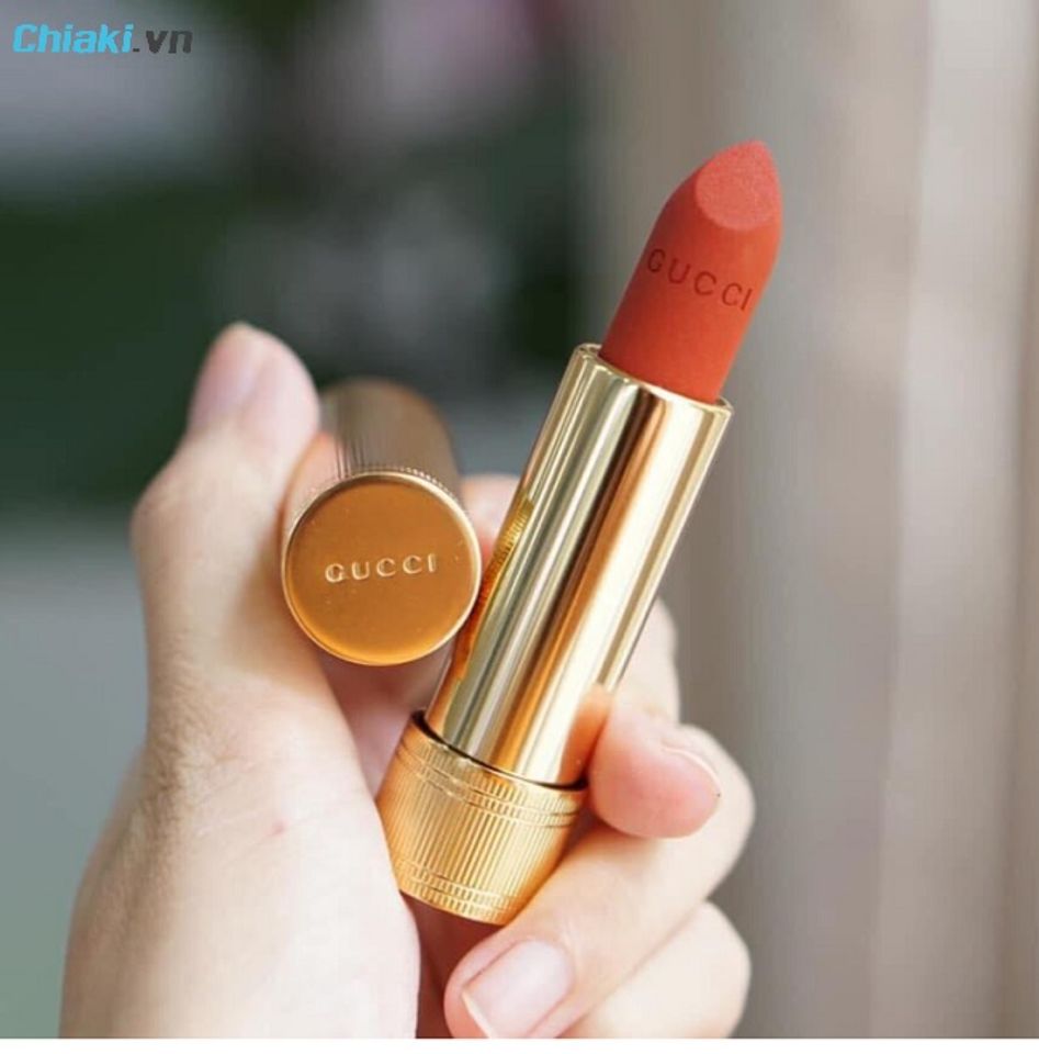 Son Gucci màu đỏ cam cá tính 500 Odalie Red Matte 