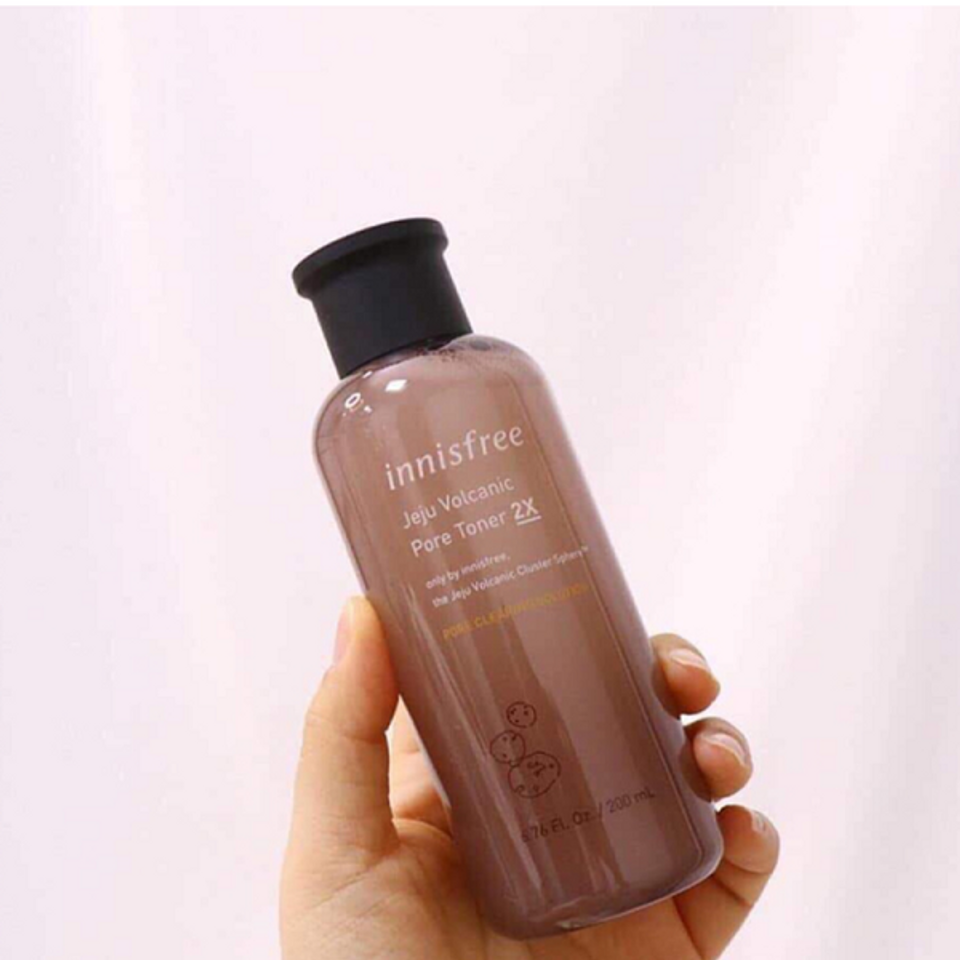 Toner tốt cho da hỗn hợp thi&ecirc;n kh&ocirc; Innisfree Jeju Volcanic Pore Toner 2X