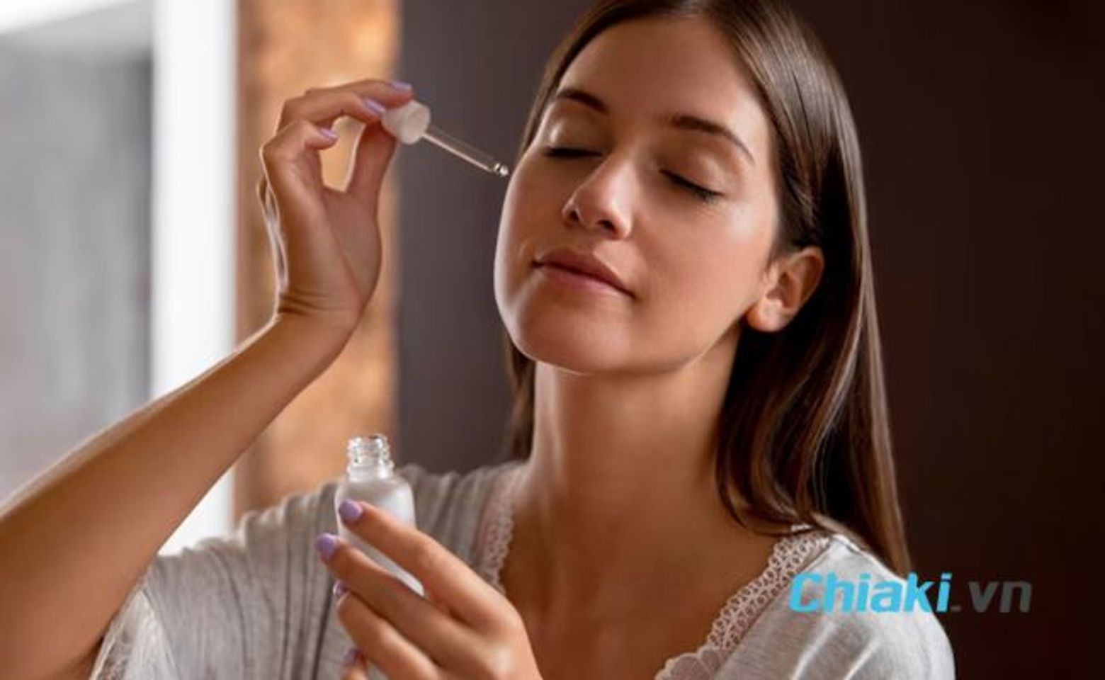 C&aacute;c bước skincare ban ng&agrave;y - thoa serum