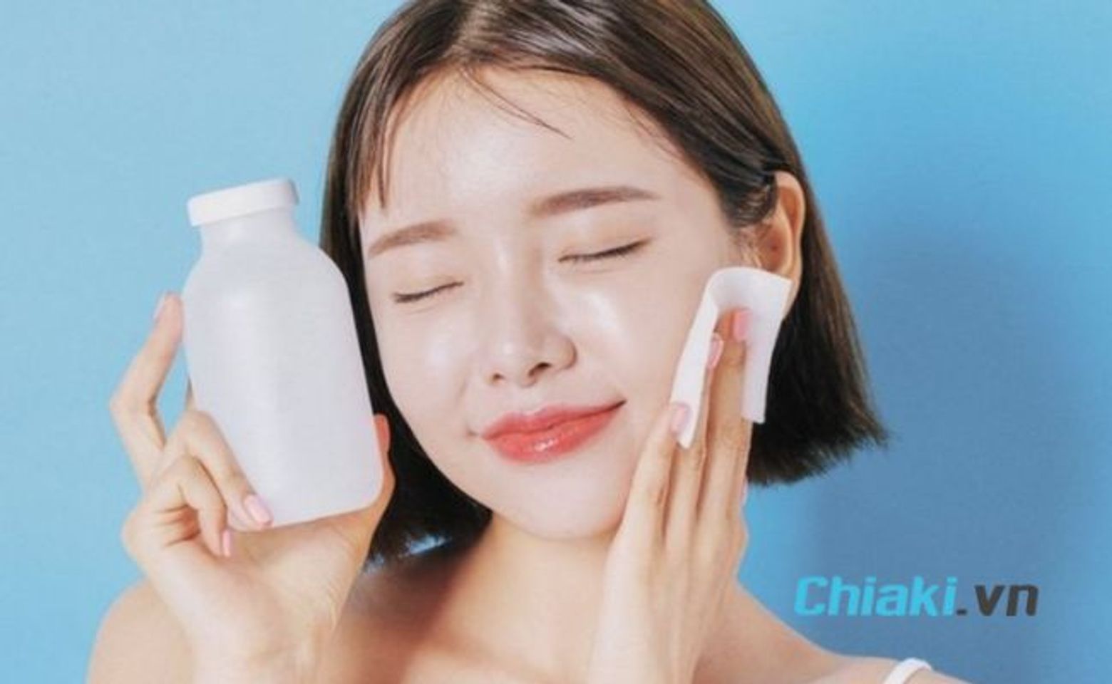 C&aacute;c bước skincare ban ng&agrave;y - Thoa toner