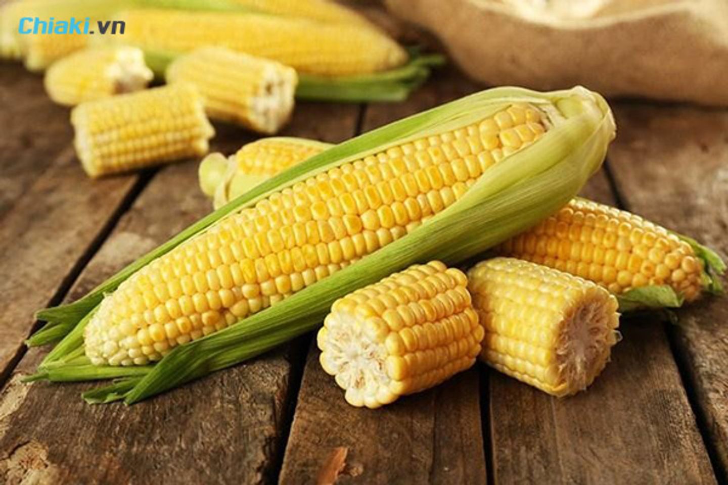 trong bắp c&oacute; chứa nhiều dinh dưỡng cho cơ thể
