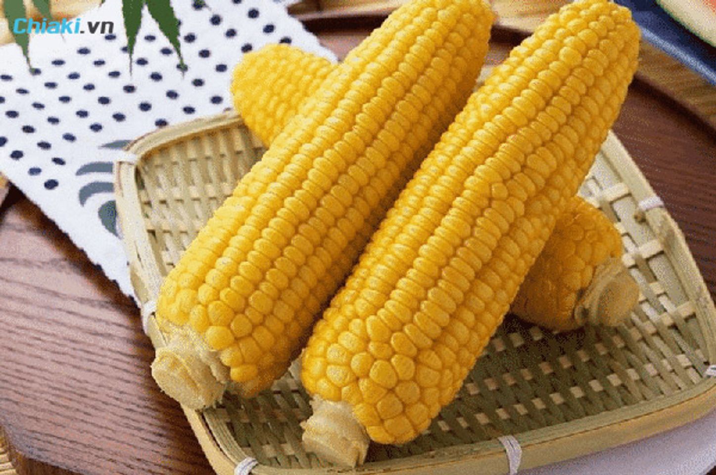 ăn ng&ocirc; luộc để giảm c&acirc;n
