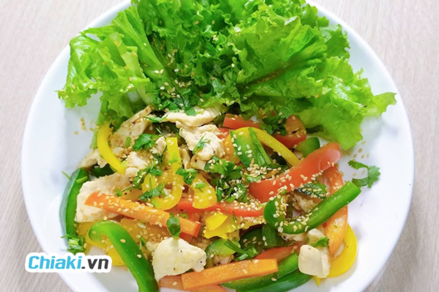 Ức g&agrave; giảm c&acirc;n x&agrave;o rau củ