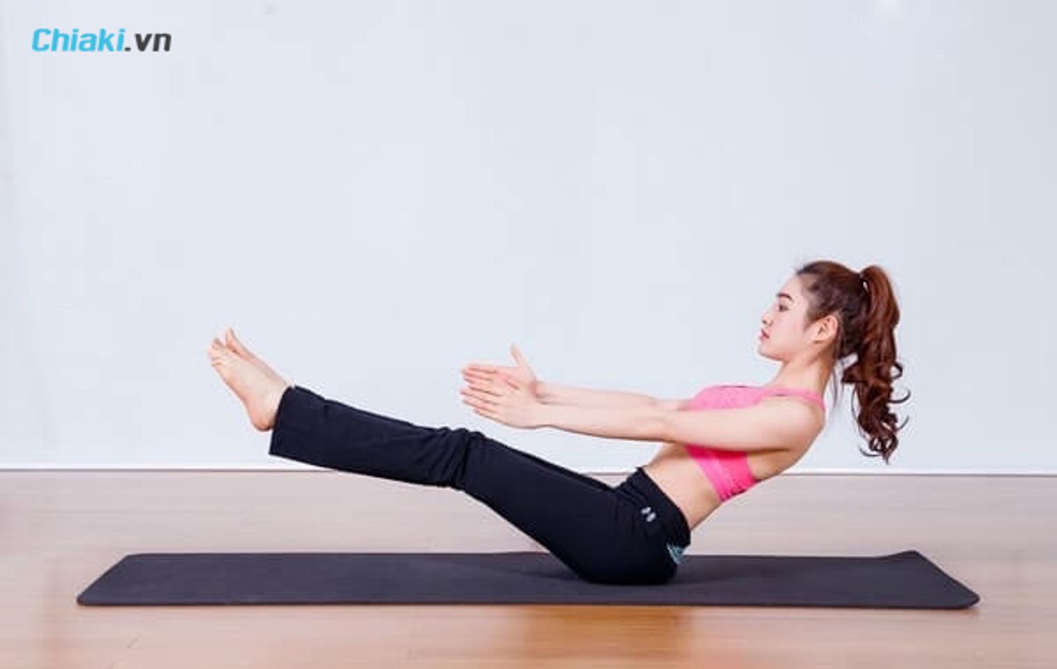 tập Yoga giảm c&acirc;n với tư thế con thuyền