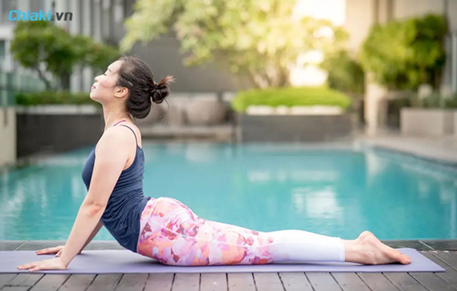 tập Yoga giảm c&acirc;n với tư thế rắn hổ mang