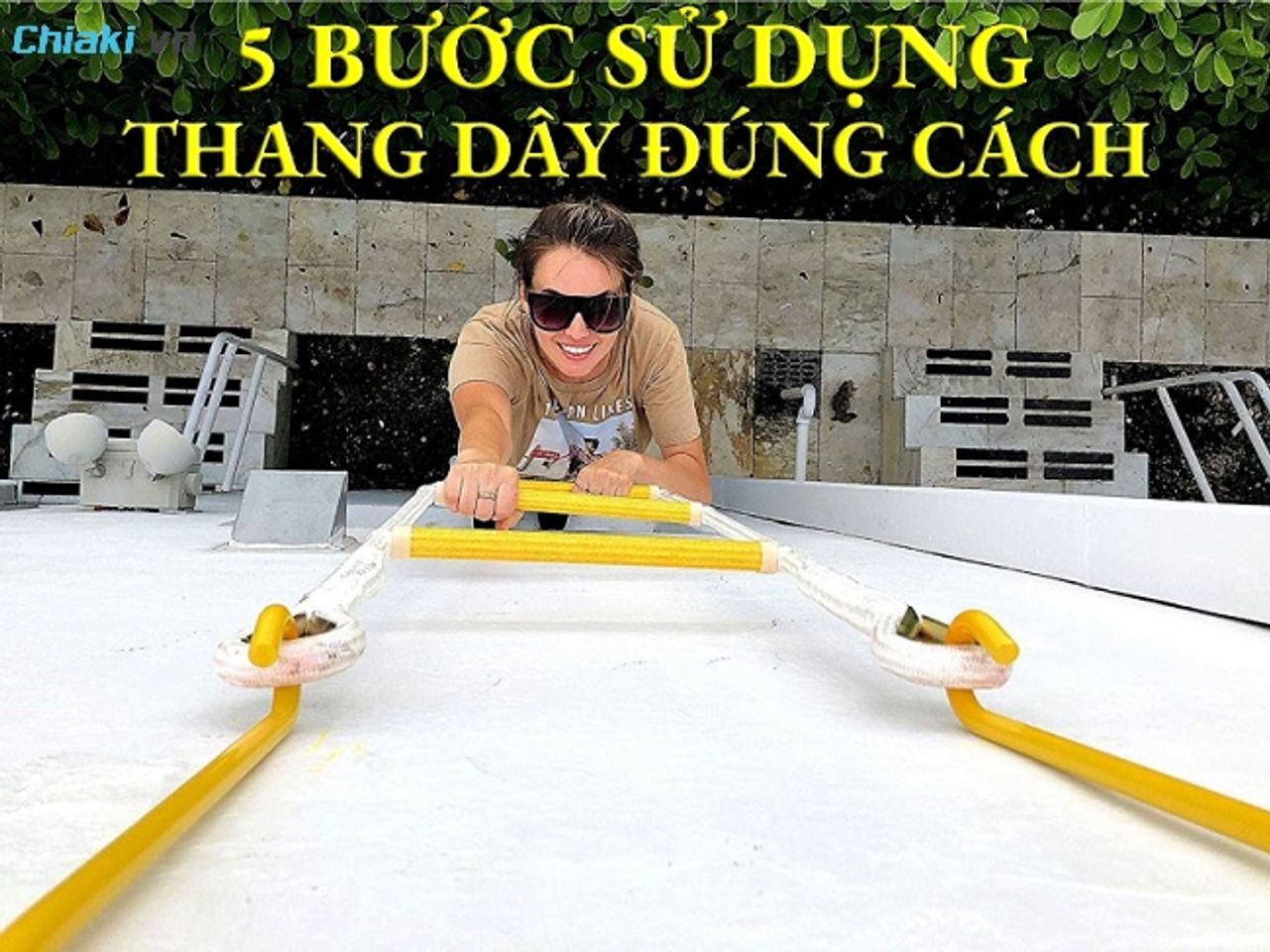 C&aacute;ch sử dụng thang d&acirc;y tho&aacute;t hiểm đơn giản ai cũng n&ecirc;n biết