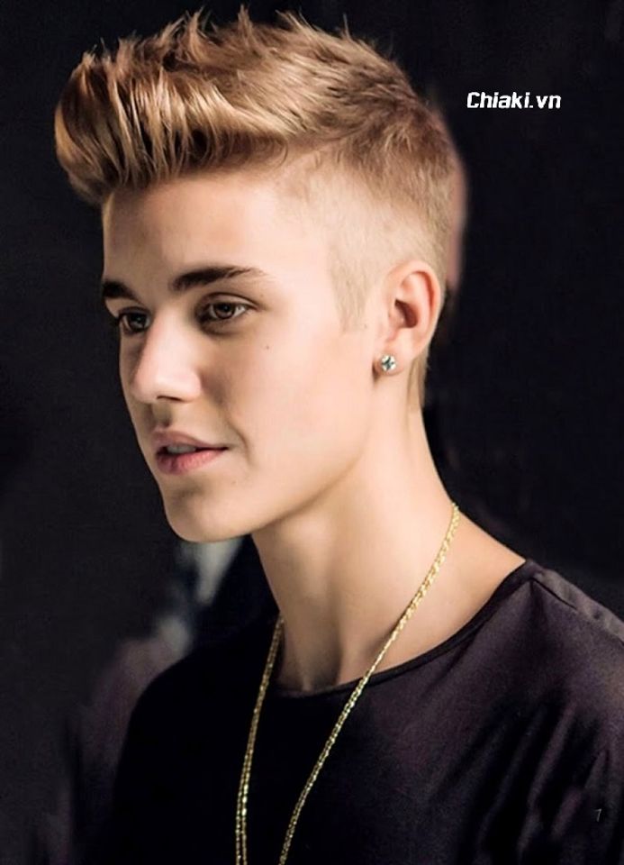 Kiểu t&oacute;c Short Quiff nam uốn xoăn