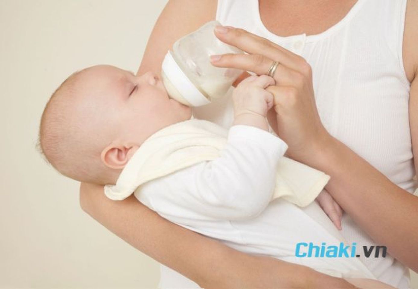 Sữa tăng c&acirc;n cho b&eacute;