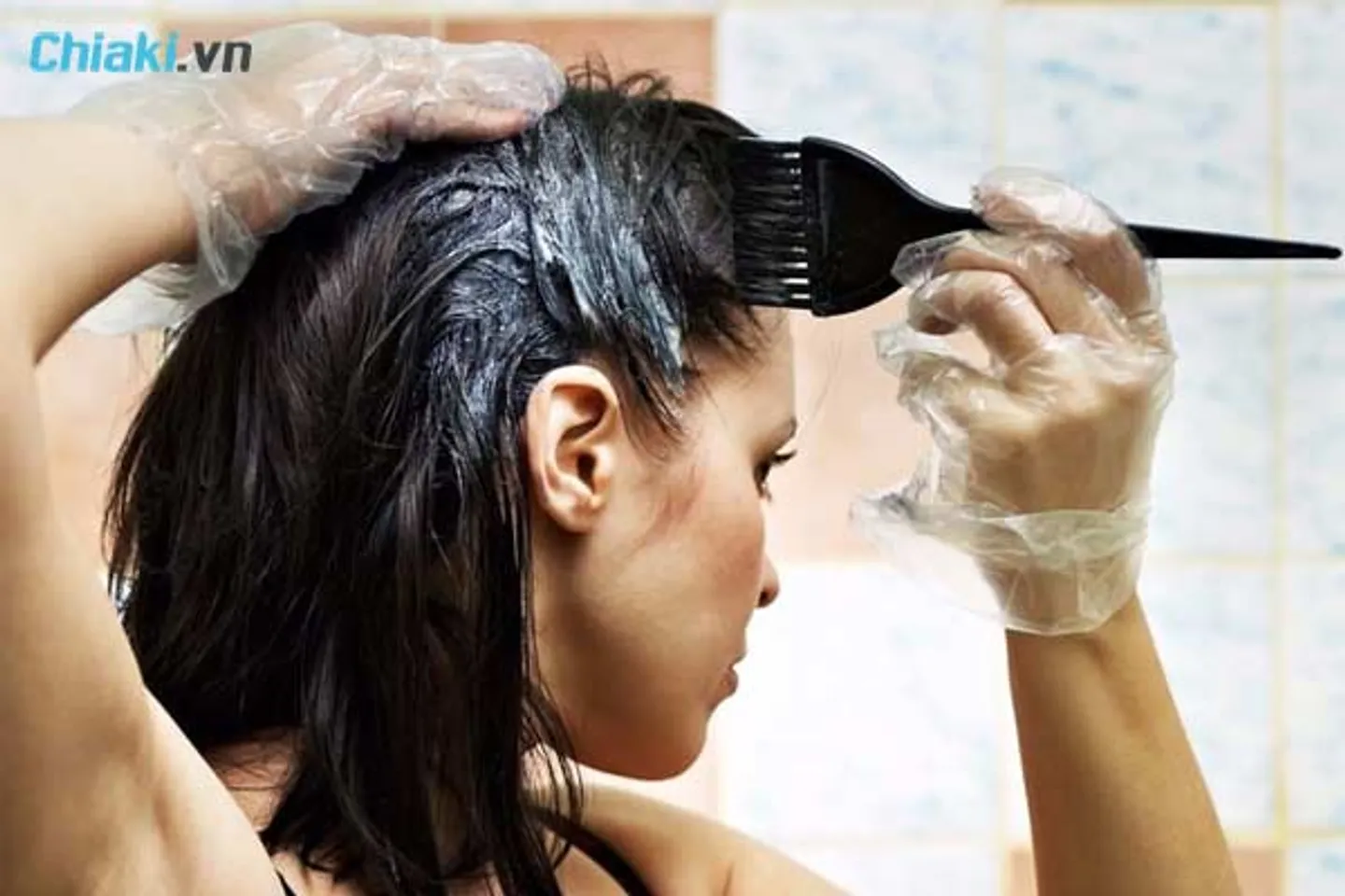 Cách dùng dầu gội thâm tóc