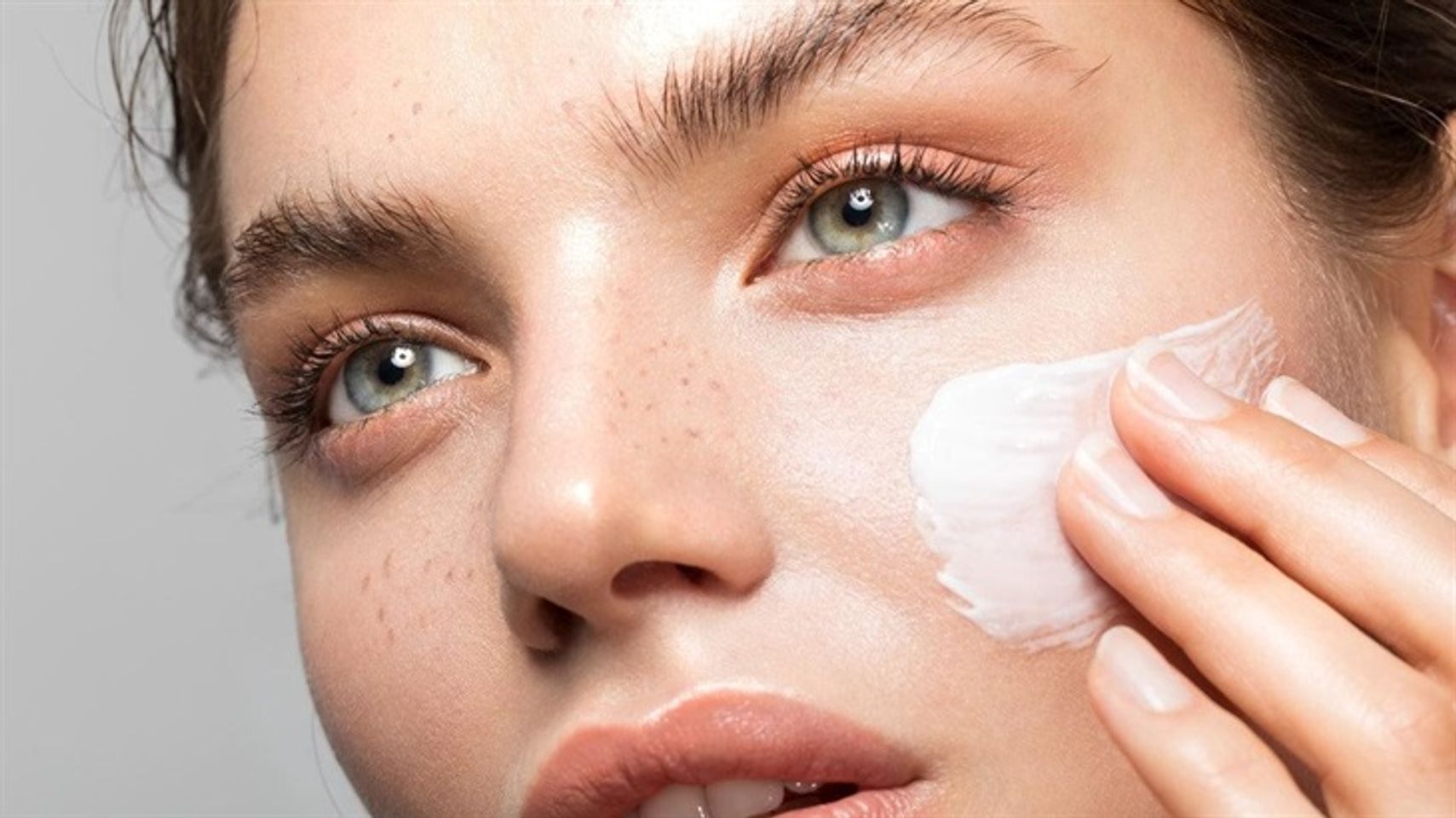 C&aacute;ch sử dụng kem trị n&aacute;m Th&aacute;i Lan hiệu quả