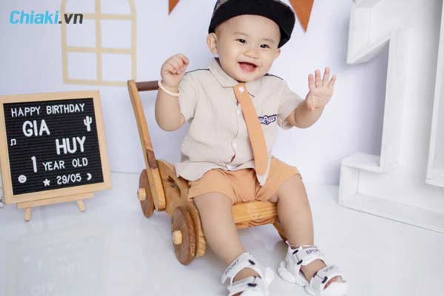 Đặt t&ecirc;n con trai họ V&otilde; theo chữ Q, S, T, V