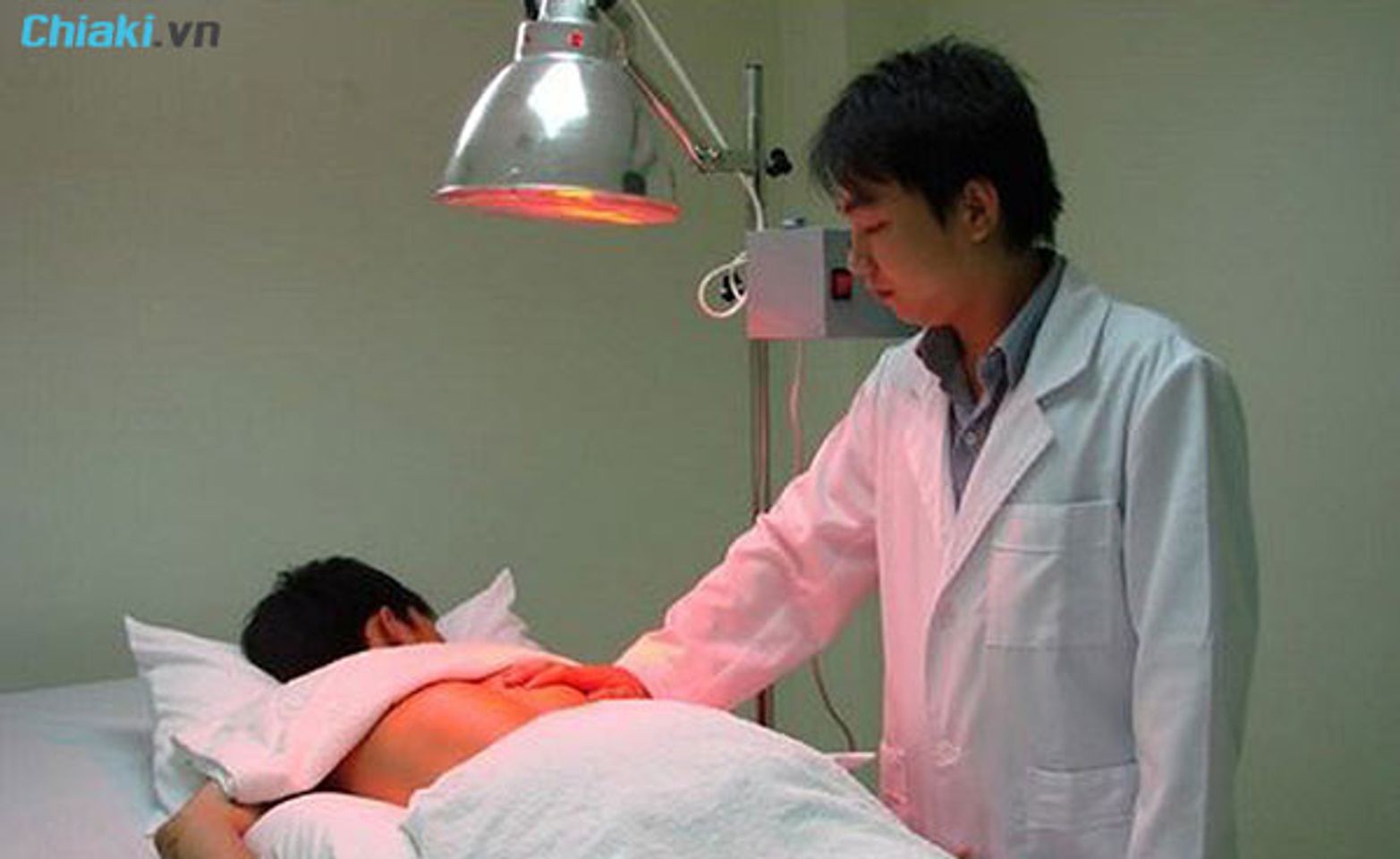 đ&egrave;n hồng ngoại đang được sử dụng phổ biến