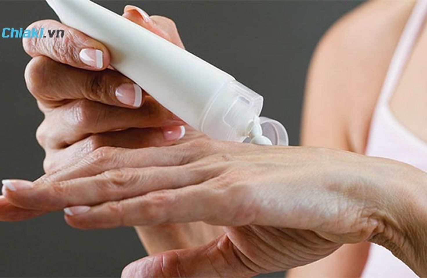 Hướng dẫn sử dụng thuốc b&ocirc;i vi&ecirc;m da cơ địa