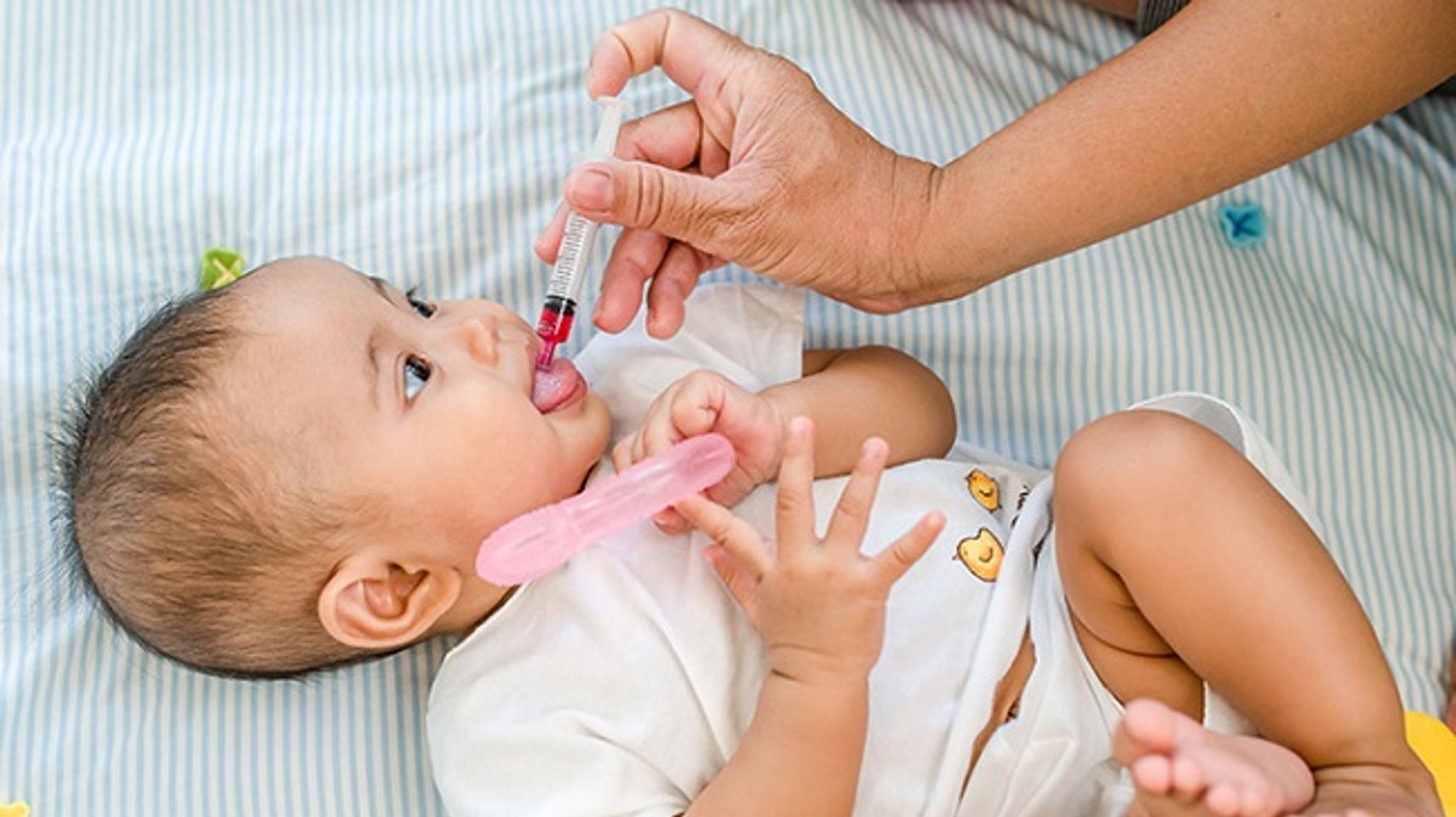 bổ sung vitamin tổng hợp cho b&eacute; đ&uacute;ng c&aacute;ch