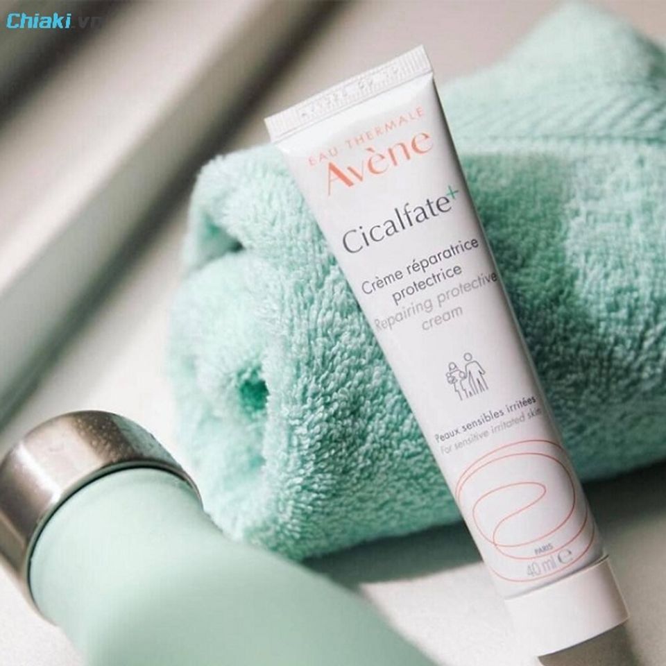 Kem dưỡng ẩm Avene Cicalfate Repair Cream gi&uacute;p phục hồi da dầu mụn